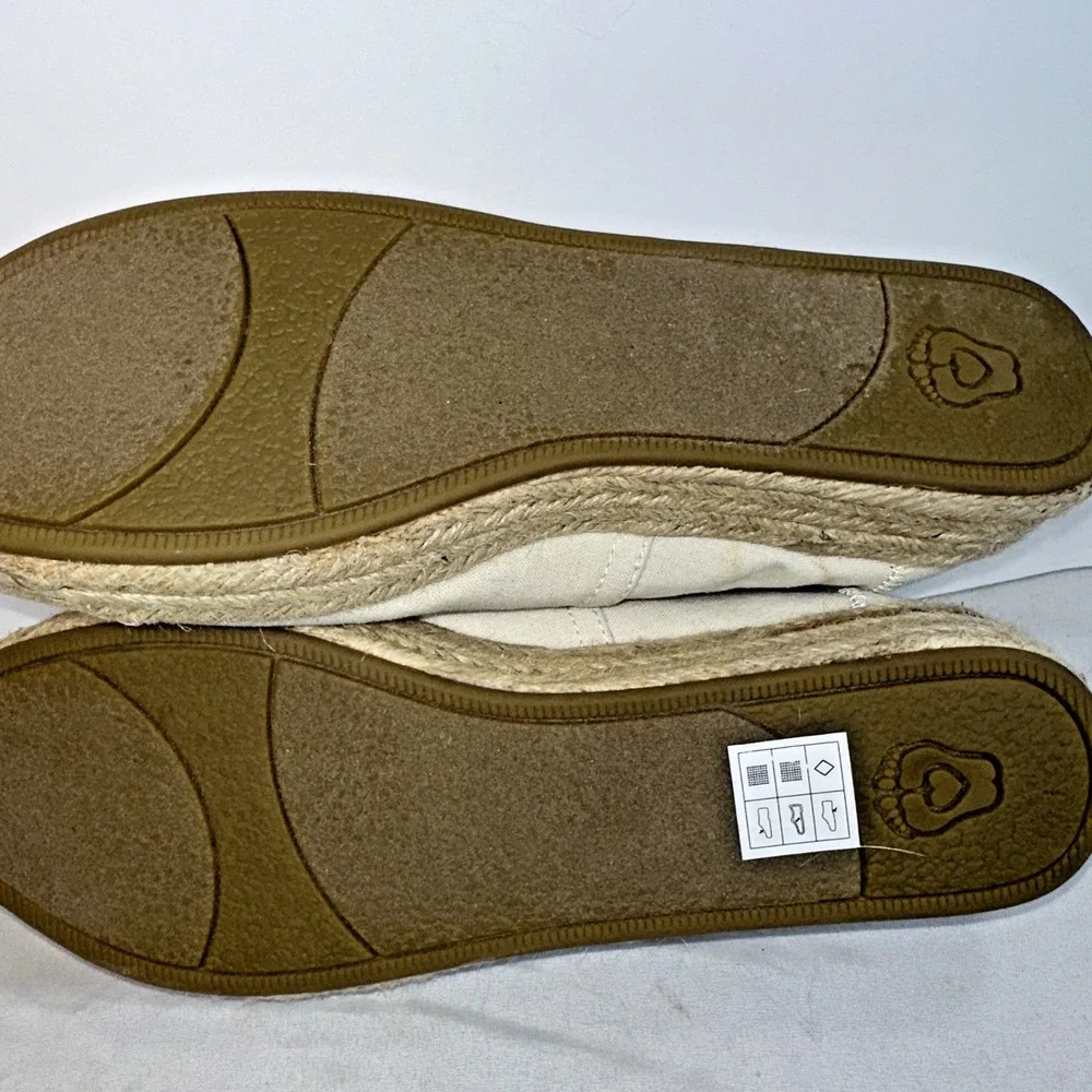 Skechers Womens Bobs Canvas Beige 1.5 Inch Platform Memory Foam Sz 10 Yacht Shoe